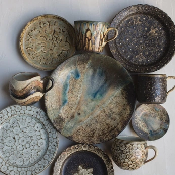 A cover of "Hands in mud" cluster. The owner is ellelikeellie. The cluster consists of 4 elements.