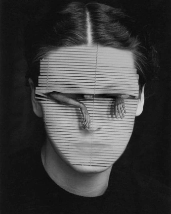 A cover of "s u r r e a l" cluster. The owner is planetsol. The cluster consists of 9 elements.