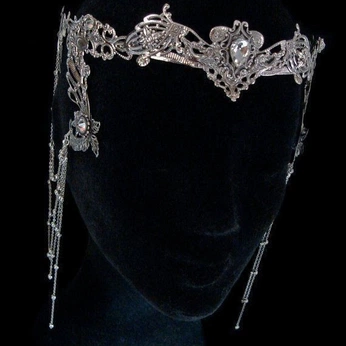 A cover of "make my mark" cluster. The owner is uptwngirl. The cluster description is "i cant remember my characters names rn lol". The cluster consists of 81 elements.