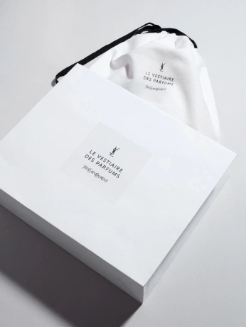 A cover of "Product shoot women" cluster. The owner is j4ck4bu. The cluster consists of 3 elements.