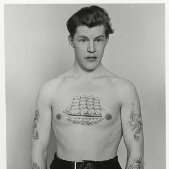 A cover of "disco tattoos" cluster. The owner is campa. The cluster consists of 116 elements.