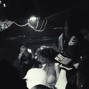 A cover of "music" cluster. The owner is zaynebc. The cluster consists of 128 elements.