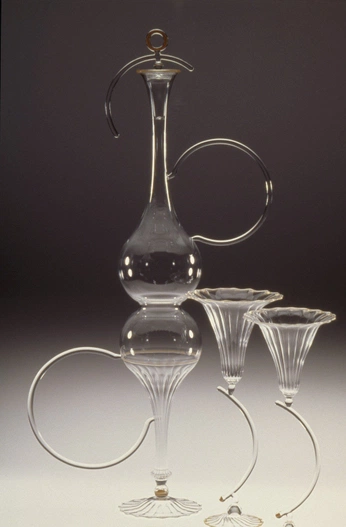 A cover of "b&w" cluster. The owner is beccaallie. The cluster consists of 1 element.