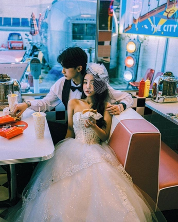 A cover of "couple pics" cluster. The owner is cypherpunk. The cluster consists of 15 elements.