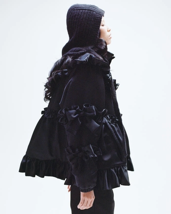 A cover of "Fashion" cluster. The owner is lavila. The cluster consists of 2 elements.