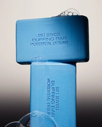 A cover of "Something blue" cluster. The owner is laurenceng. The cluster consists of 3 elements.