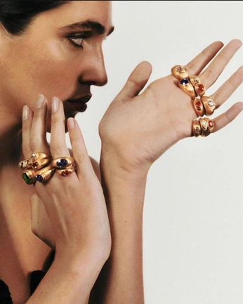 A cover of "Aristos" cluster. The owner is aandredleon. The cluster consists of 11 elements.