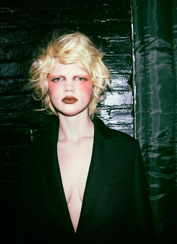 A cover of "Raya" cluster. The owner is jonahcarter. The cluster consists of 29 elements. 2 create it.