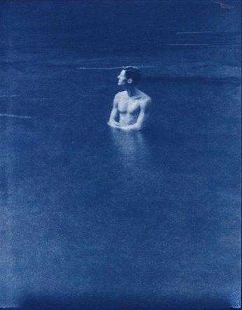 A cover of "poster" cluster. The owner is danonemagico. The cluster consists of 4 elements.