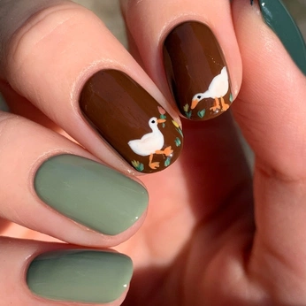 A cover of "nail inspo" cluster. The owner is thegoodwitchh. The cluster consists of 165 elements.