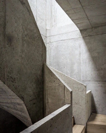 A cover of "brutal-ish" cluster. The owner is flurrimint. The cluster description is "raw, honest, dramatic, powerful.". The cluster consists of 10 elements.