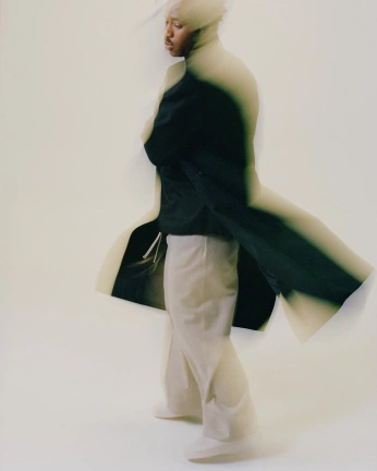 A cover of "Photoshoot" cluster. The owner is jilie. The cluster consists of 15 elements.