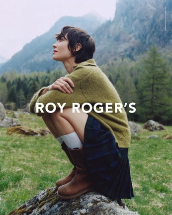 A cover of "Posing" cluster. The owner is rovbie. The cluster consists of 6 elements.