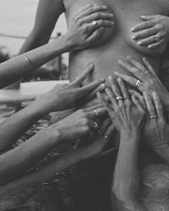 A cover of "Symbiotic Sisterhood" cluster. The owner is ma0dzz. The cluster consists of 101 elements.