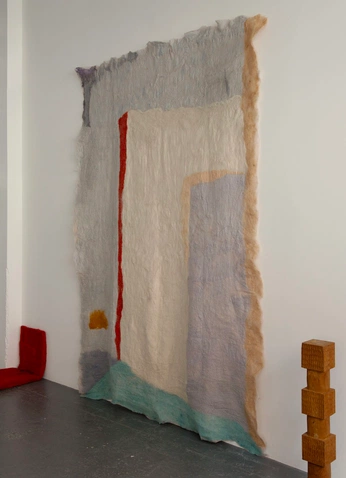 A cover of "sur le rido / tapis" cluster. The owner is transsubstantiel. The cluster consists of 24 elements.