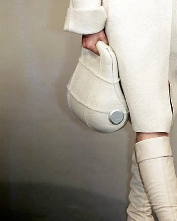 A cover of "mood board metaprogetto" cluster. The owner is efnwkds. The cluster consists of 31 elements.