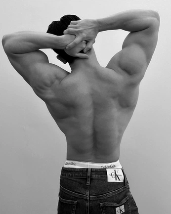 A cover of "both" cluster. The owner is kingscompanie. The cluster consists of 8 elements.