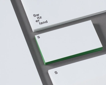 A cover of "layout" cluster. The owner is carlosr. The cluster description is "contrast, scale, grid". The cluster consists of 32 elements.