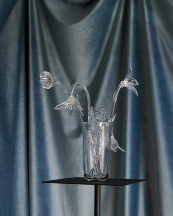 A cover of "Product Shots" cluster. The owner is yuria. The cluster consists of 64 elements.