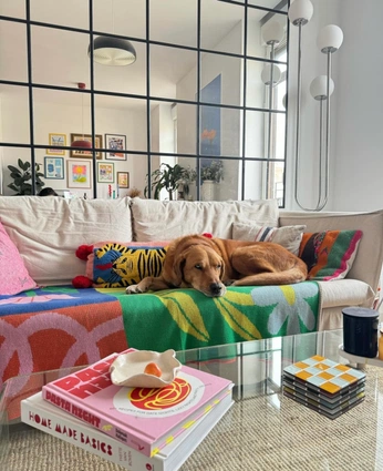 A cover of "interiors" cluster. The owner is saintroux. The cluster consists of 3 elements.