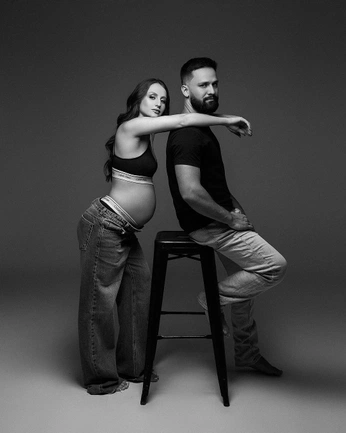 A cover of "Maternity shoot" cluster. The owner is baz. The cluster consists of 9 elements.