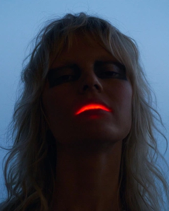 A cover of "Light" cluster. The owner is cosasnuevas. The cluster consists of 26 elements.