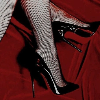 A cover of "devil" cluster. The owner is yub25. The cluster consists of 34 elements.