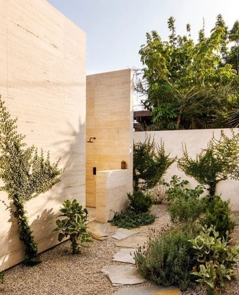 A cover of "Jardin" cluster. The owner is chloedvs. The cluster consists of 16 elements.