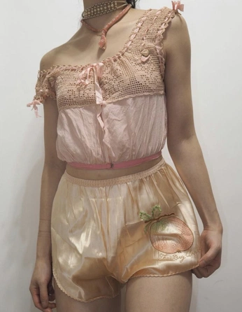 A cover of "clothes" cluster. The owner is lavenderlillies. The cluster consists of 26 elements.