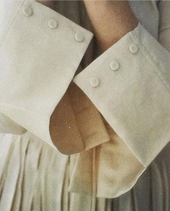 A cover of "Monday" cluster. The owner is sybilsteele. The cluster consists of 6 elements.