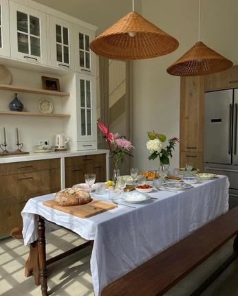 A cover of "INterior" cluster. The owner is tomtranson. The cluster consists of 16 elements.