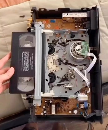 A cover of "tech" cluster. The owner is niyazsai. The cluster consists of 19 elements.