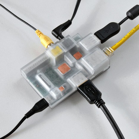 An image uploaded by xcxxp on Oct 21, 2023. May present: white, automotive lighting, light, cable, data transfer cable.