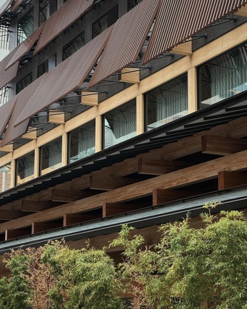 A cover of "louvered" cluster. The owner is studioserpentine. The cluster consists of 5 elements.