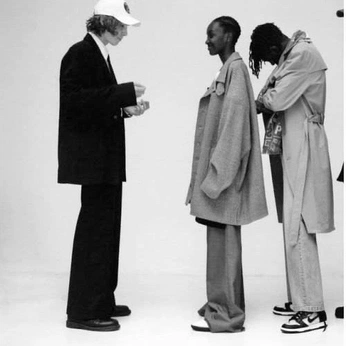 A cover of "Fashion chic" cluster. The owner is louison.ame. The cluster consists of 1 element.