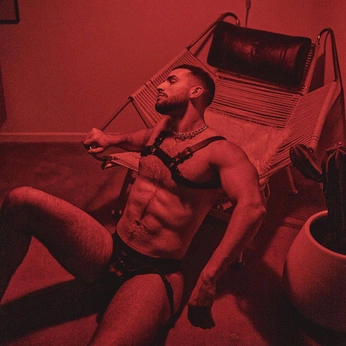 A cover of "Klein & Punishment" cluster. The owner is krzysztos. The cluster consists of 1 element.