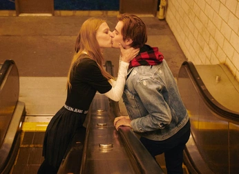 A cover of "LOVE" cluster. The owner is crewave. The cluster consists of 2 elements.