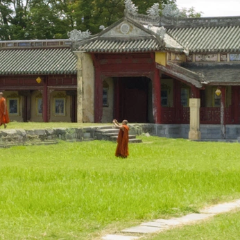 A cover of "Hue" cluster. The owner is wanleven. The cluster consists of 18 elements.