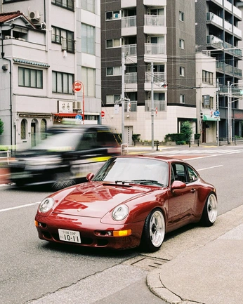 A cover of "911" cluster. The owner is chrom. The cluster consists of 2 elements.