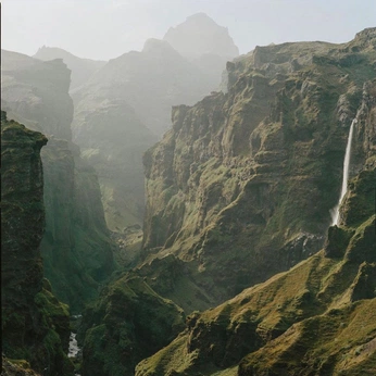 A cover of "Art Class" cluster. The owner is jadesomber. The cluster consists of 21 elements.