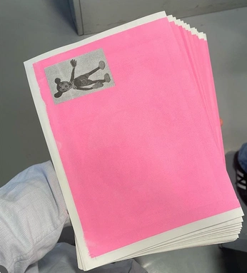 A cover of "I love pink right now" cluster. The owner is marianacaro. The cluster consists of 30 elements.