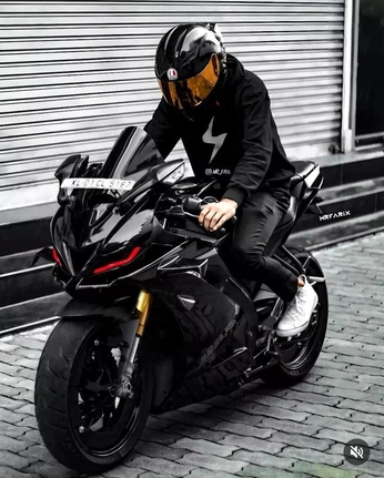 A cover of "BP" cluster. The owner is vertix. The cluster consists of 3 elements.