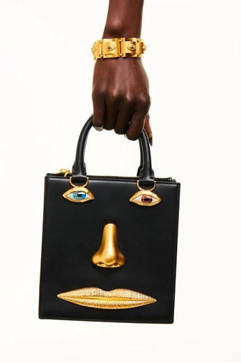 A cover of "Bracelets" cluster. The owner is sophberner. The cluster consists of 3 elements.