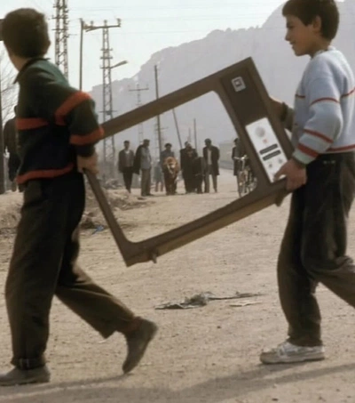 An Instagram carousel post added by sintaxera on Jan 06, 2025. The author is @downloaded.