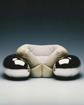 A cover of "* LIGHT DIRECTIONS" cluster. The owner is mio. The cluster description is "Direct flash // light from above - fading background // Shadow play". The cluster consists of 30 elements.