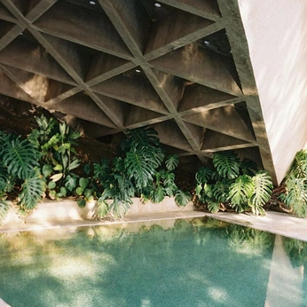 A cover of "BRUTALIST BOY" cluster. The owner is hucktwerdahl. The cluster consists of 37 elements.