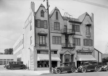 A cover of "LA GONE" cluster. The owner is aironauto. The cluster consists of 1 element.