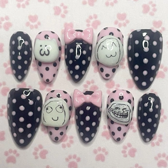 A cover of "nails" cluster. The owner is fel1ne. The cluster consists of 156 elements.