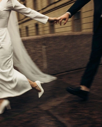 A cover of "W e d d i n g" cluster. The owner is lovedrips. The cluster consists of 1 element.