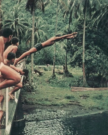 A cover of "Great images" cluster. The owner is iamjonmoore. The cluster consists of 4 elements.